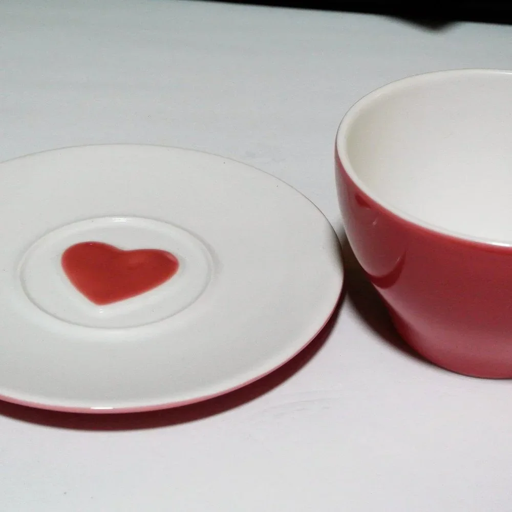 Last one! Starbucks 2005 Valentines Heart‎ Mug with Saucer